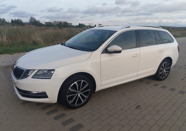 Skoda Octavia cena 73500 przebieg: 173600, rok produkcji 2017 z Białystok małe 407